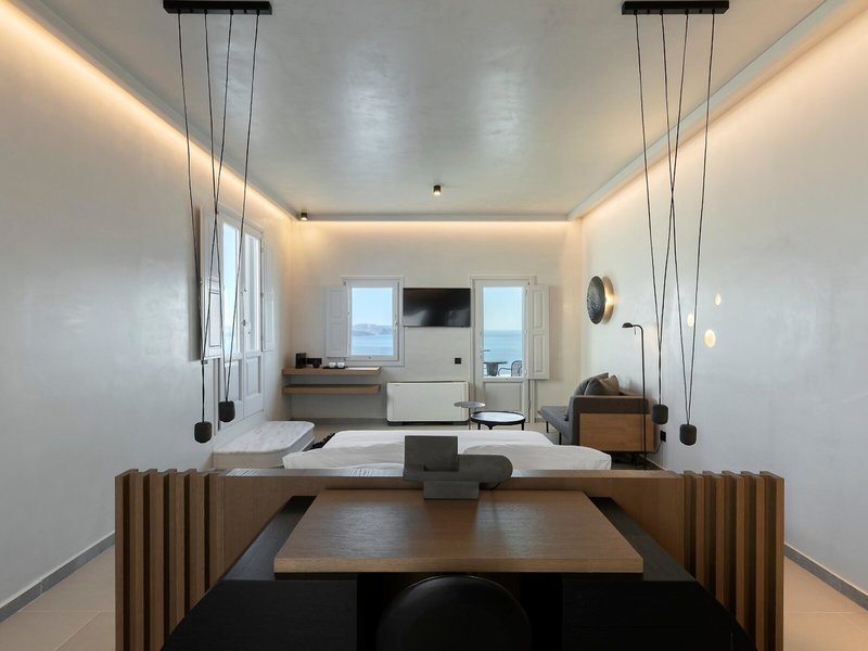 Hom Santorini 36