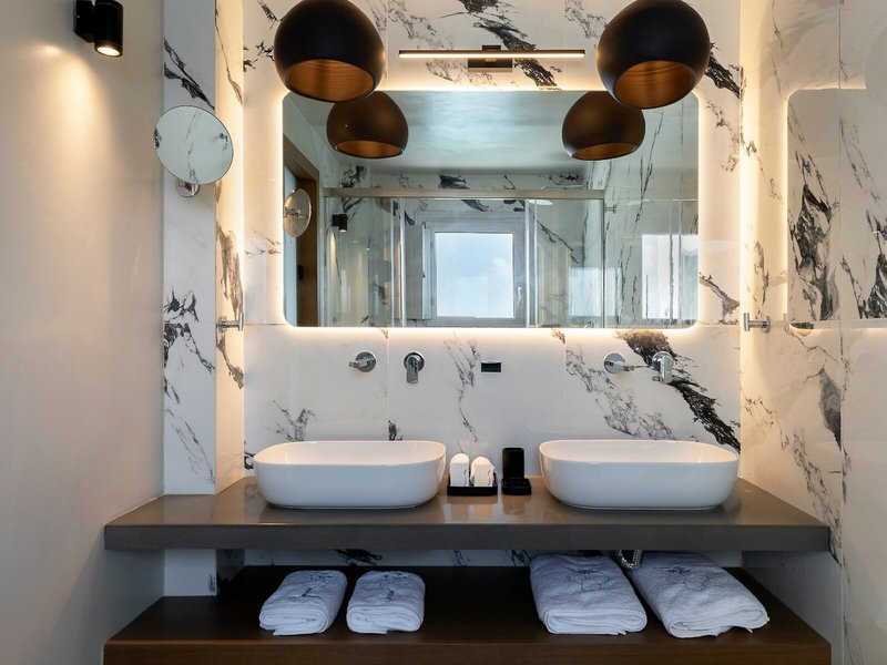 Hom Santorini 38