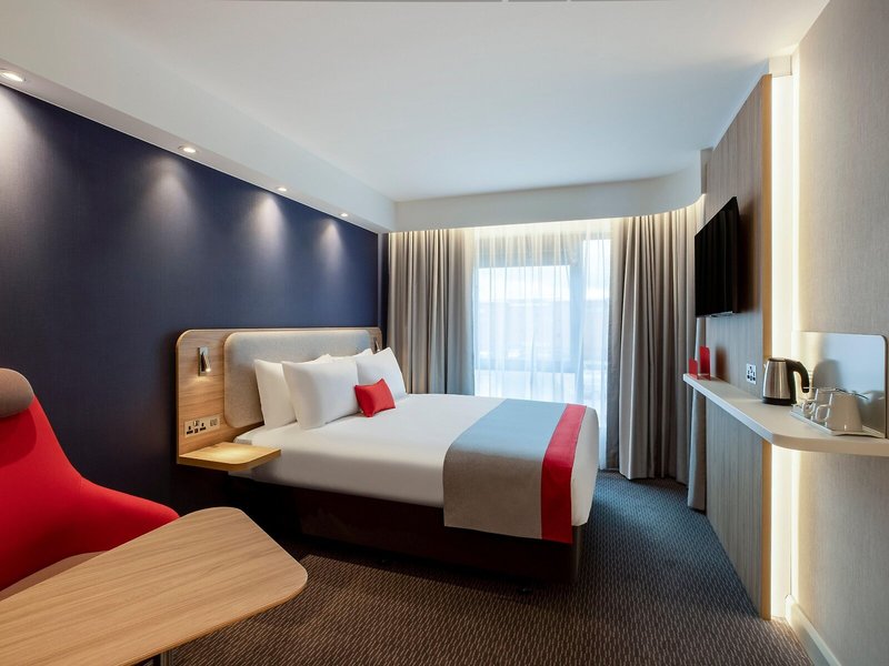 Holiday Inn Express Cambridge West - Cambourne 24