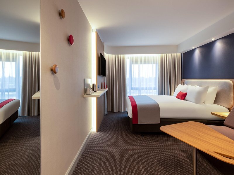 Holiday Inn Express Cambridge West - Cambourne 25