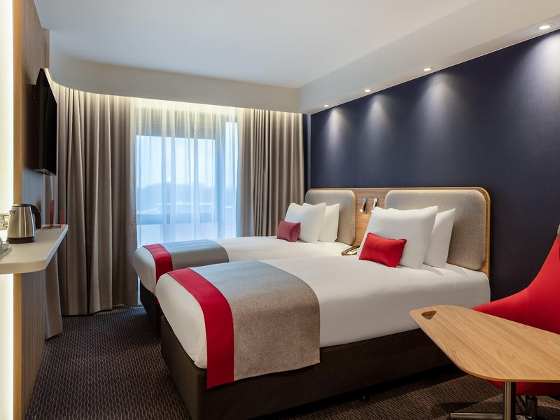 Holiday Inn Express Cambridge West - Cambourne 27