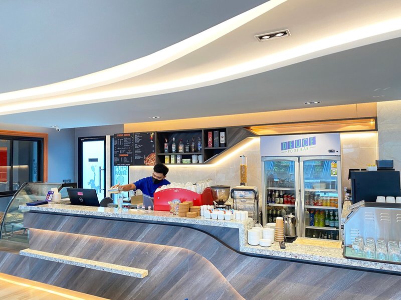 The Oceanic Sportel 6