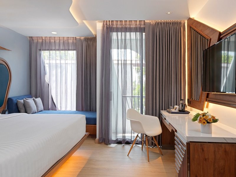 The Oceanic Sportel 12