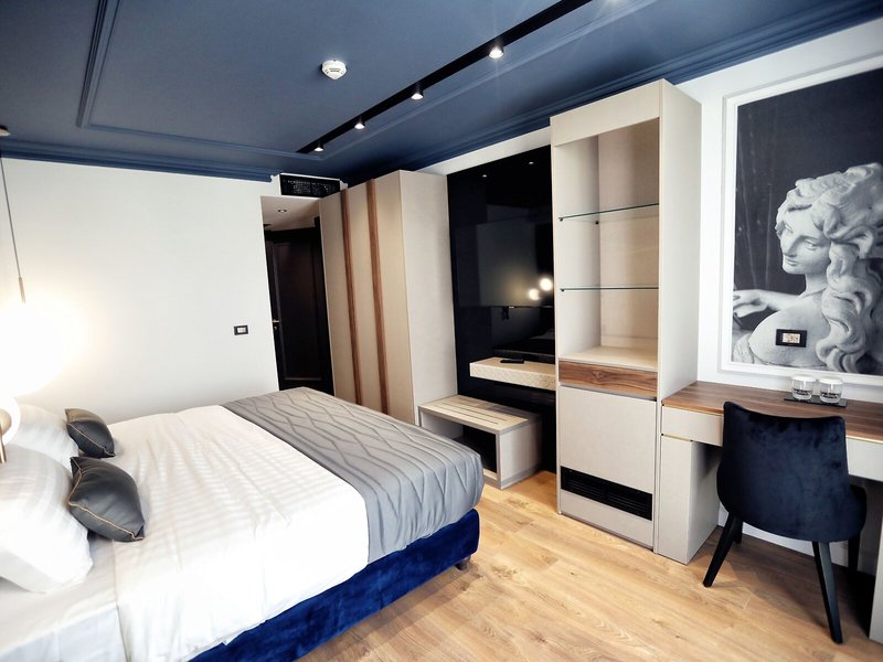 Premium Luxury Finese 30
