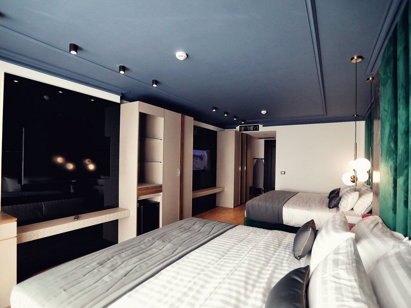 Premium Luxury Finese 33