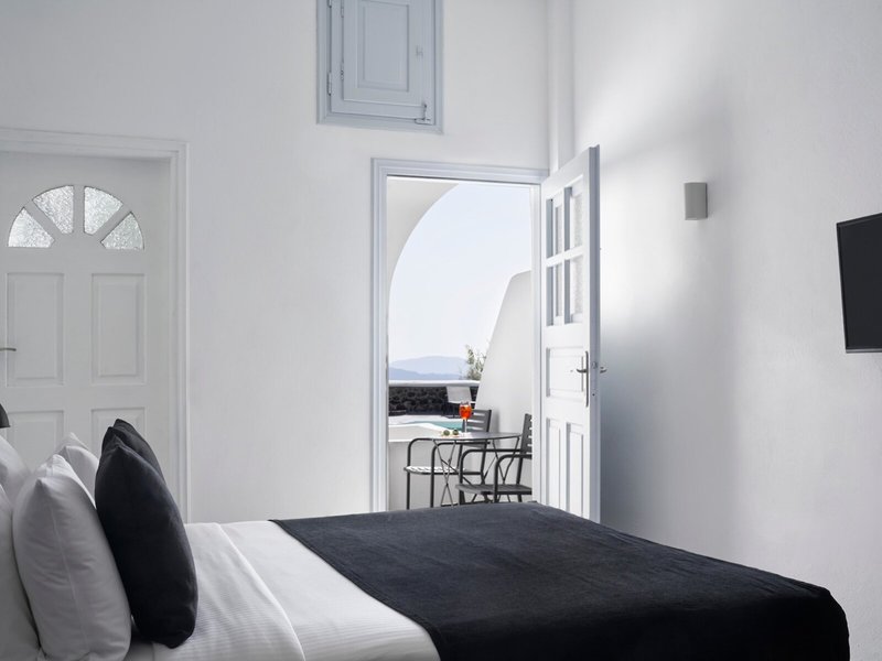 Mr & Mrs White Oia - Santorini 13