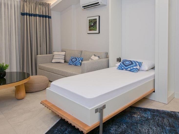A Side Suite 8