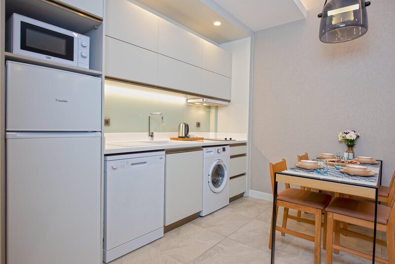 A Suite Side 7
