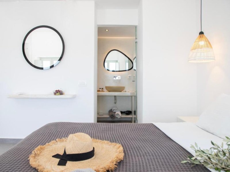 Caldera Cliff Illusion Suites 18
