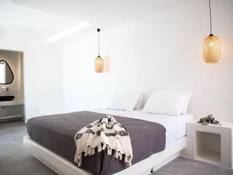 Caldera Cliff Illusion Suites 23