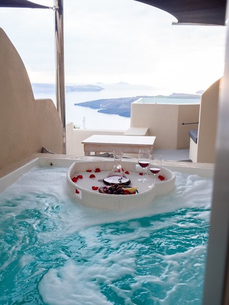 Caldera Cliff Illusion Suites 30
