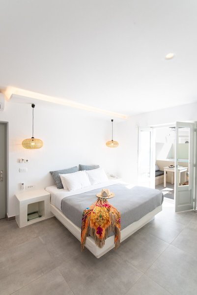 Caldera Cliff Illusion Suites 33