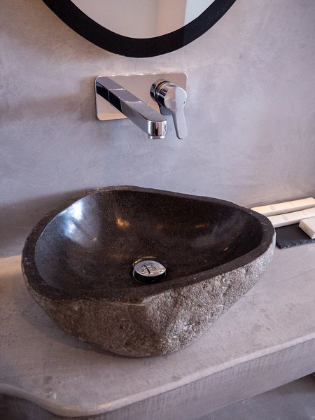 Caldera Cliff Illusion Suites 38