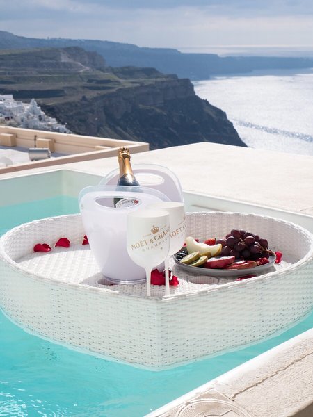 Caldera Cliff Illusion Suites 39