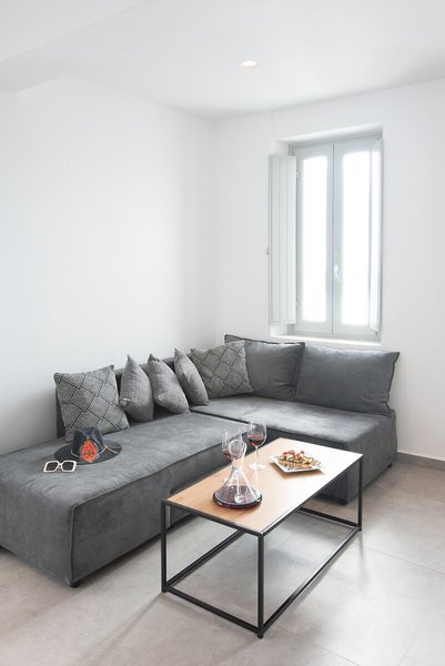 Caldera Cliff Illusion Suites 46
