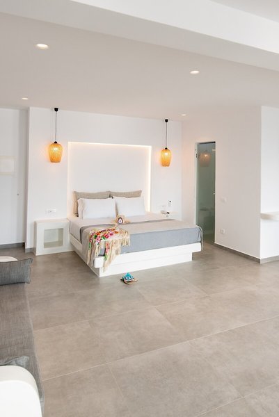 Caldera Cliff Illusion Suites 48
