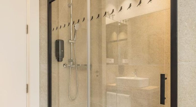 Mon Suites Benlliure 3 - Bathroom Example