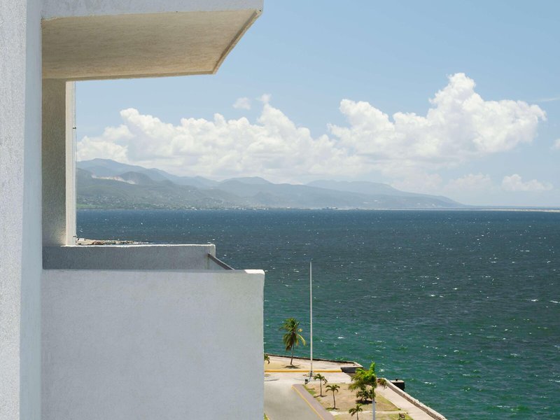 Rok Hotel Kingston Tapestry Collection By Hilton 7