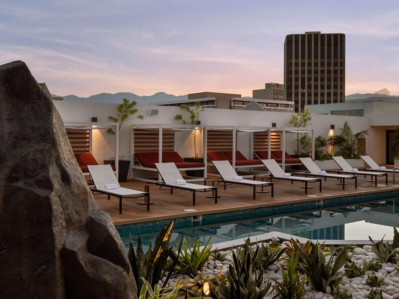 Rok Hotel Kingston Tapestry Collection By Hilton 17