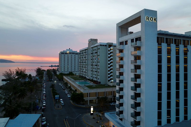 Rok Hotel Kingston Tapestry Collection By Hilton 5