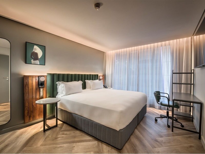 The Rockefeller 32