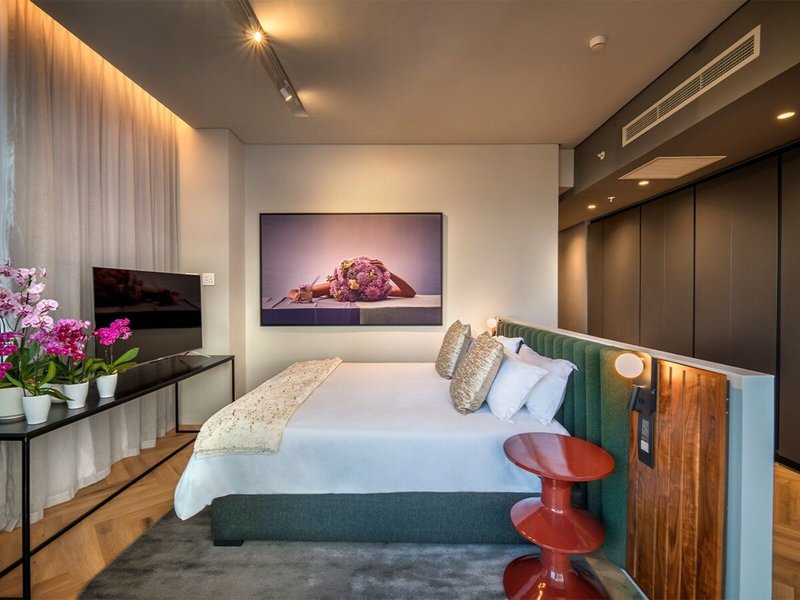 The Rockefeller 37