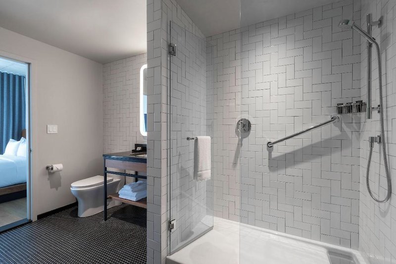 Hyatt Centric Ville-Marie Montréal 5 - Bathroom Example