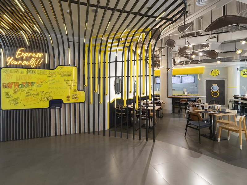 YELLO Hotel Kuta Beachwalk Bali 11