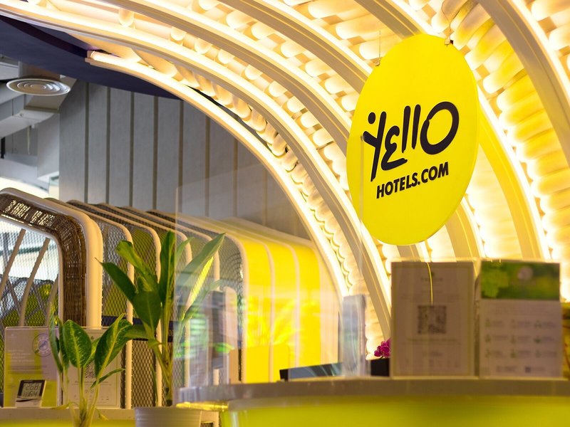 YELLO Hotel Kuta Beachwalk Bali 12