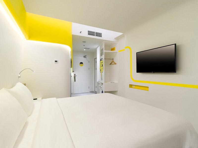 YELLO Hotel Kuta Beachwalk Bali 14