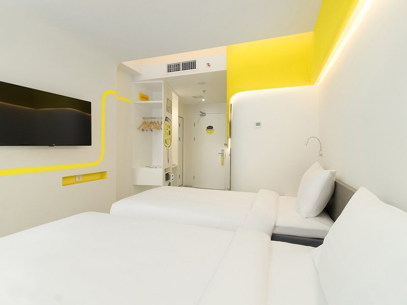 YELLO Hotel Kuta Beachwalk Bali 18