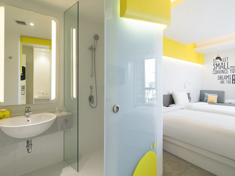 YELLO Hotel Kuta Beachwalk Bali 23