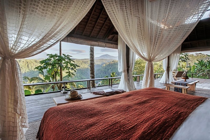 Buahan, A Banyan Tree Escape 1
