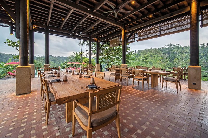 Buahan, A Banyan Tree Escape 10