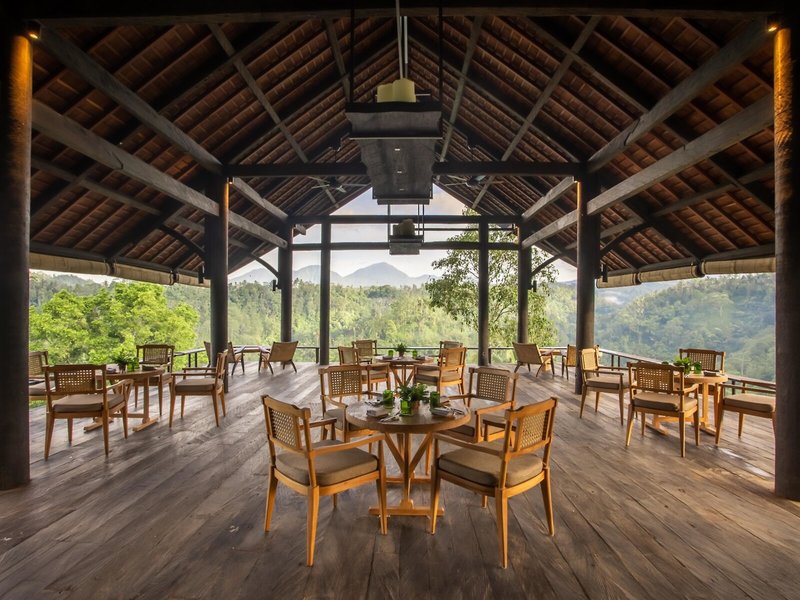 Buahan, A Banyan Tree Escape 7