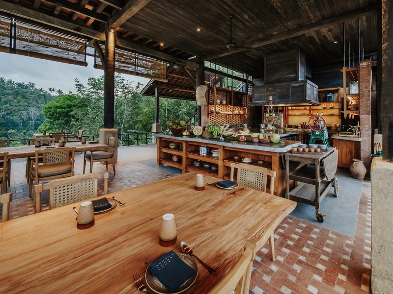 Buahan, A Banyan Tree Escape 9