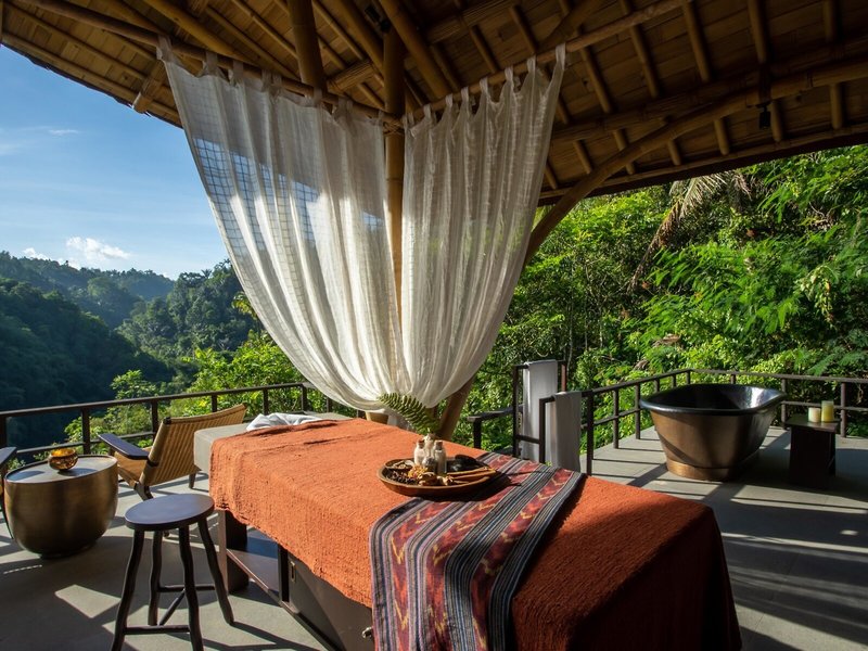 Buahan, A Banyan Tree Escape 14