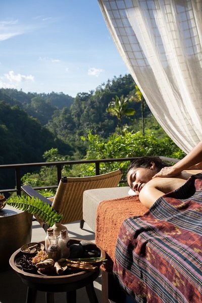 Buahan, A Banyan Tree Escape 15