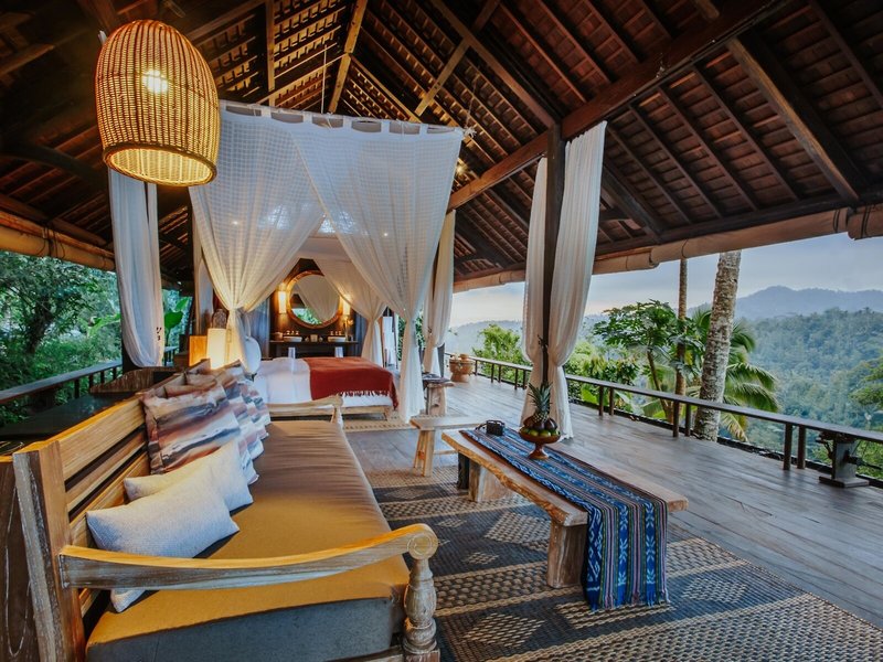 Buahan, A Banyan Tree Escape 27
