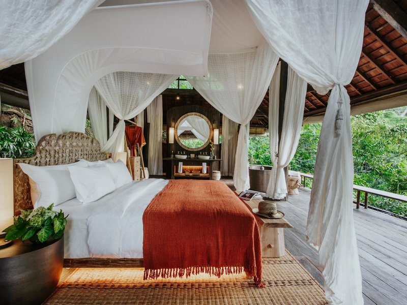Buahan, A Banyan Tree Escape 37