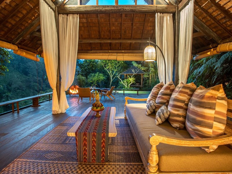 Buahan, A Banyan Tree Escape 38
