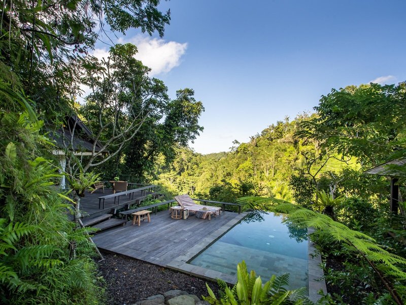 Buahan, A Banyan Tree Escape 41