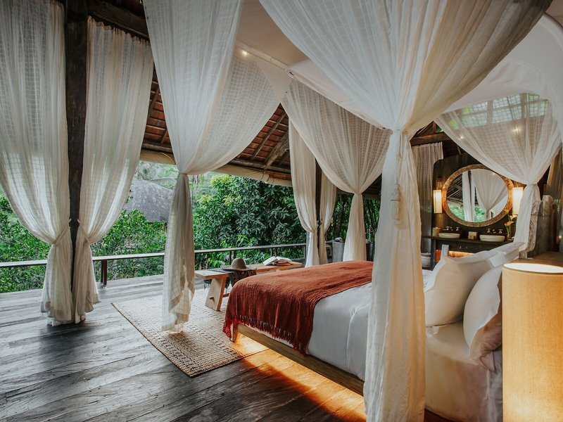 Buahan, A Banyan Tree Escape 45