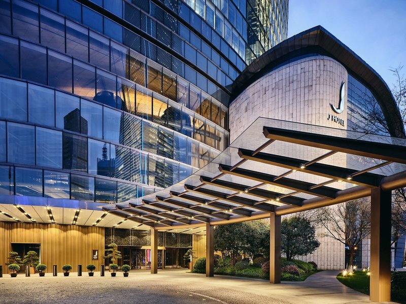 J Hotel Shanghai Tower 1