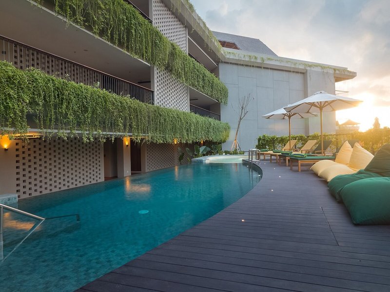 Beachwalk Residence 7