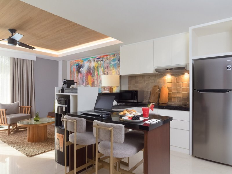 Beachwalk Residence 15