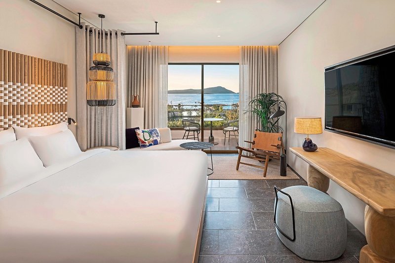 W Costa Navarino 2