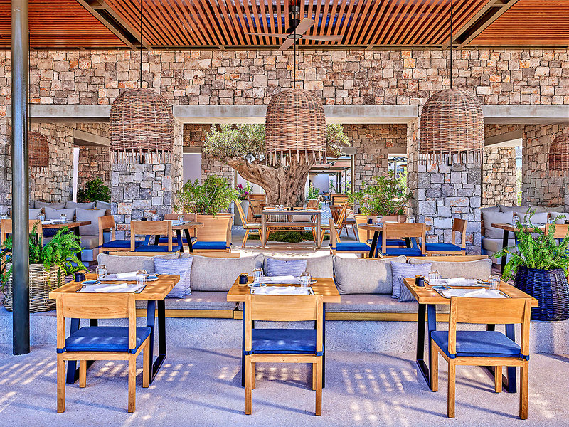 W Costa Navarino 11