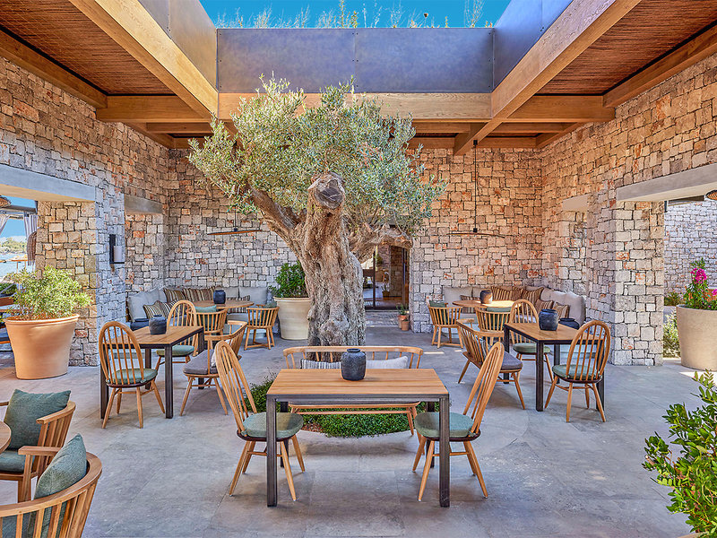W Costa Navarino 12