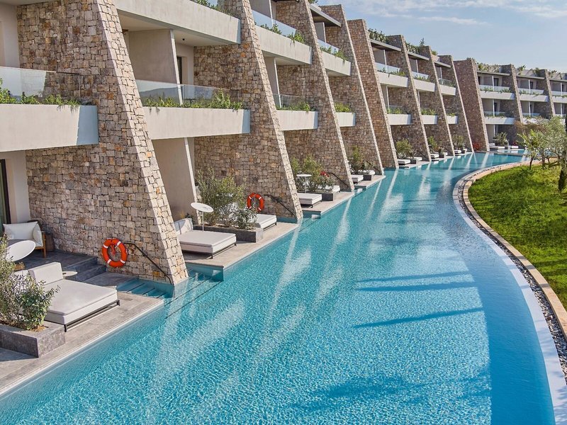 W Costa Navarino 11